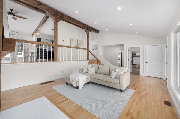 9 Skebo LN, Horton, ON K7V 3Z8