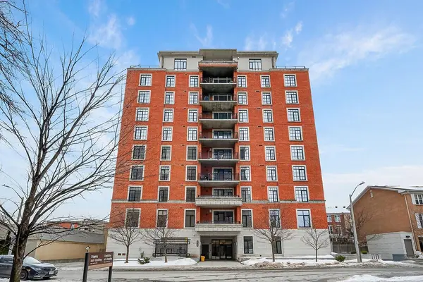 330 Loretta AVE S #906, Dows Lake - Civic Hospital And Area, ON K1S 4E8