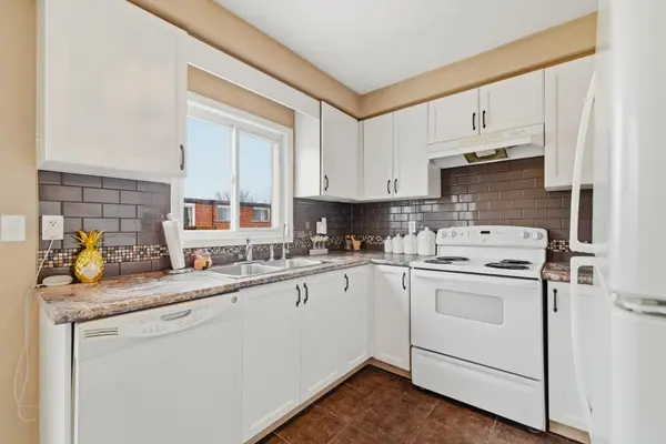 750 Lawrence ST #88, Cambridge, ON N3H 0A9