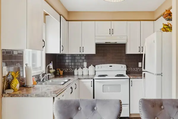 750 Lawrence ST #88, Cambridge, ON N3H 0A9