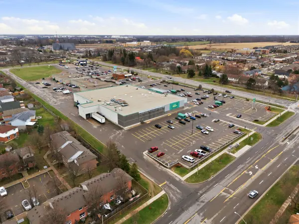 165 Essling AVE, Hamilton, ON L9B 2H9