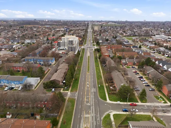 165 Essling AVE, Hamilton, ON L9B 2H9