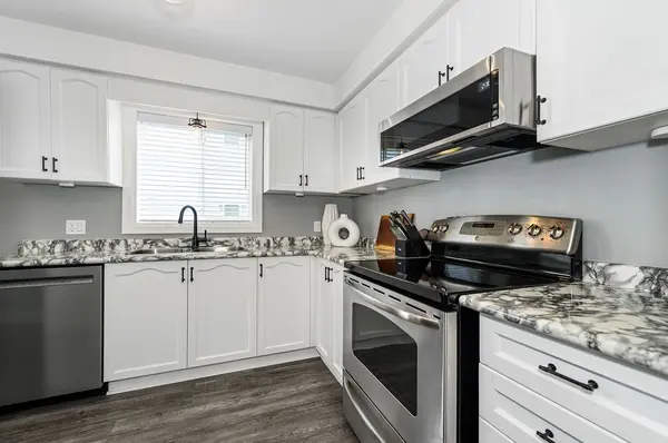 255 Hilltop DR, North Dumfries, ON N0B 1E0