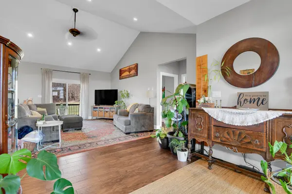 782 Bruce ST, Horton, ON K7V 3Z4