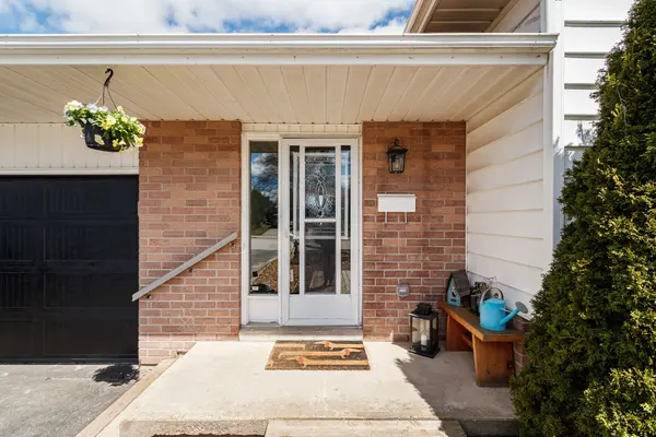 13 Clugston DR, Grey Highlands, ON N0C 1H0