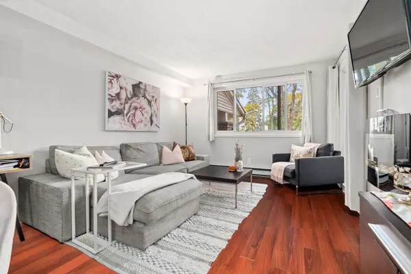 6376 Bilberry DR #201, Orleans - Convent Glen And Area, ON K1C 4P6