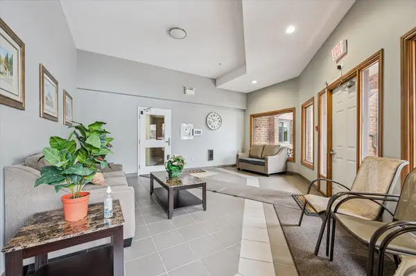 4 Albert ST #206, Cambridge, ON N1R 3M4