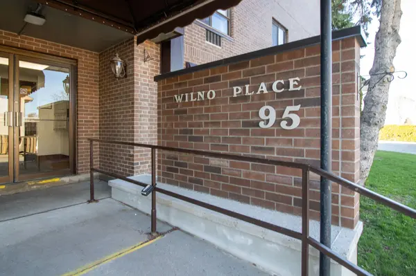 95 Windsor DR #404, Brockville, ON K6V 3H7