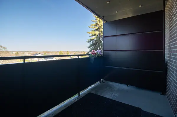 95 Windsor DR #404, Brockville, ON K6V 3H7