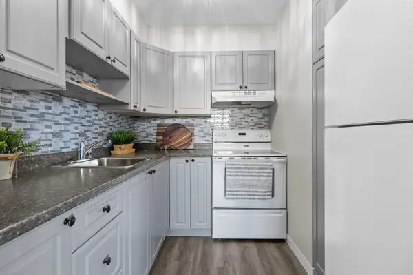 95 Windsor DR #404, Brockville, ON K6V 3H7