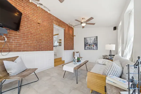 287 John ST, Belleville, ON K8N 3G4