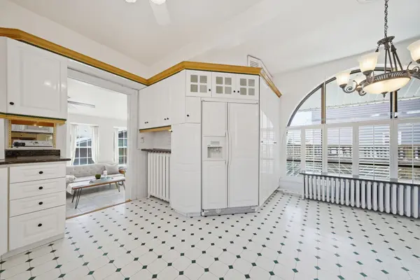 287 John ST, Belleville, ON K8N 3G4