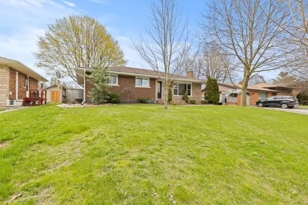 45 Driftwood DR, Brantford, ON N3R 3K2