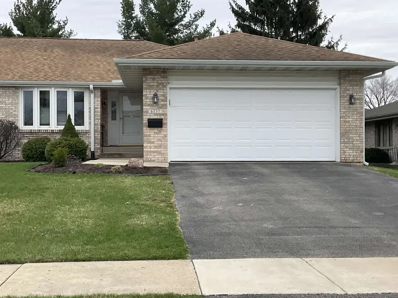 6537 Laurelwood Drive, Rockford, IL 61108