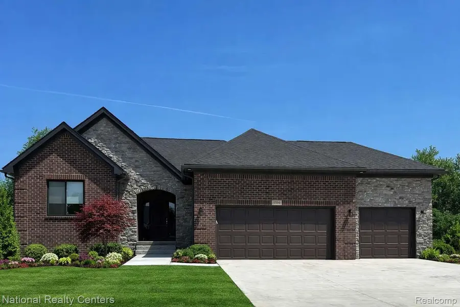 8374 Meadow Creek DR, Goodrich Village, MI 48438