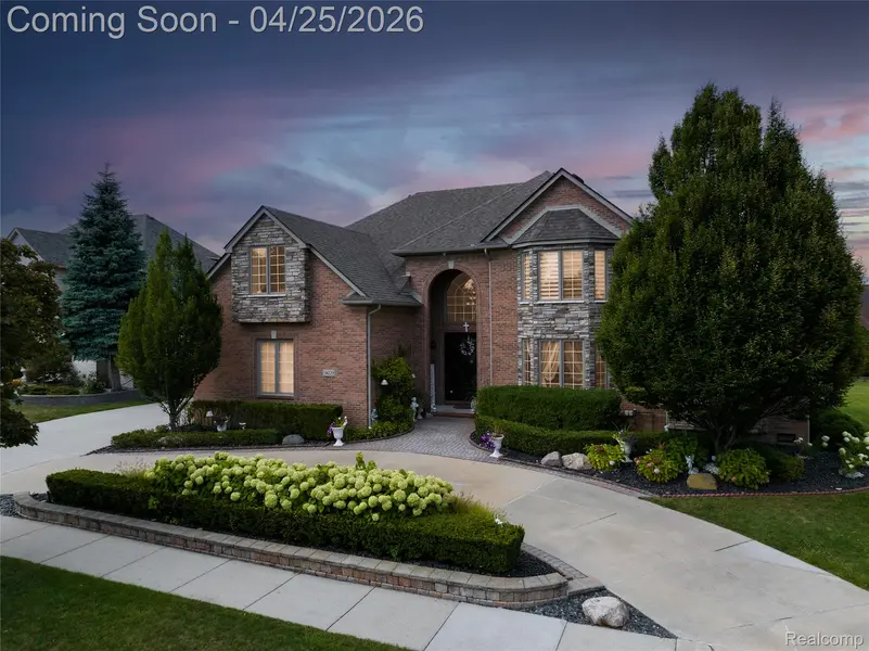 14229 Mandarin DR, Shelby Charter Township, MI 48315