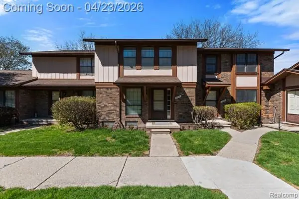 24874 Chalk Farm RD W #62, Warren, MI 48091