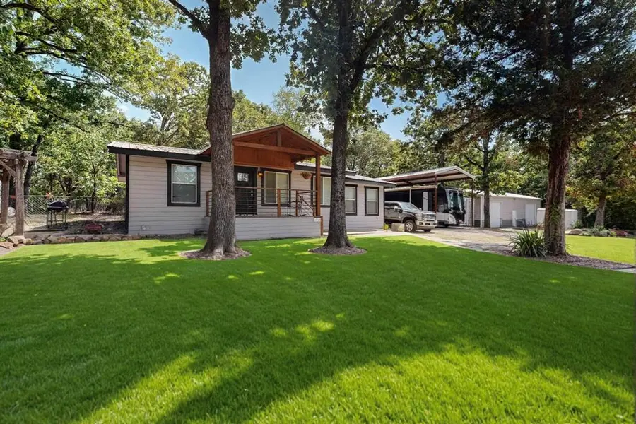 2895 Honey Bee Lane, Wills Point, TX 75169