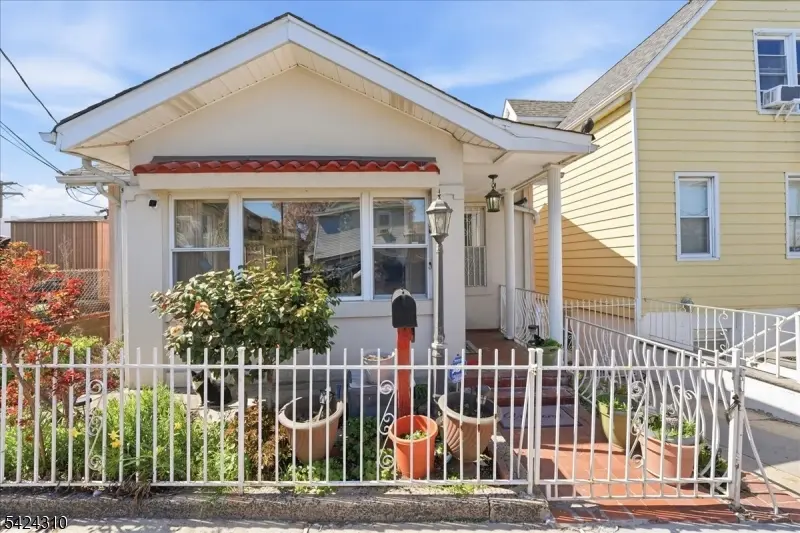 4701 Aschoff Pl, North Bergen Twp., NJ 07047