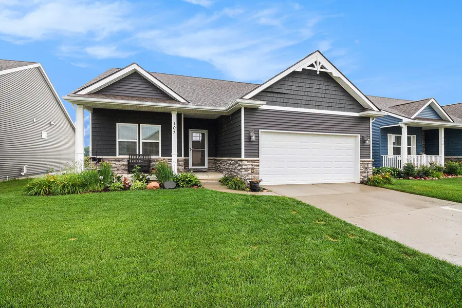 107 Barnsley DR, Howell, MI 48843