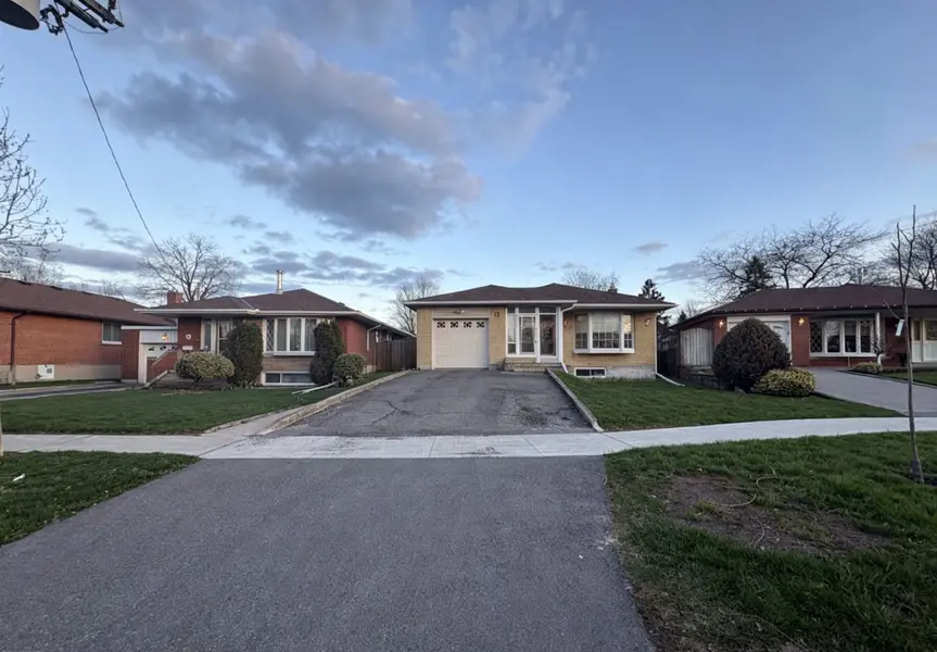 15 Fordover DR, Toronto E08, ON M1E 1T7