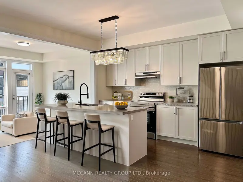 7 Gunton ST, Aurora, ON L4G 4A9