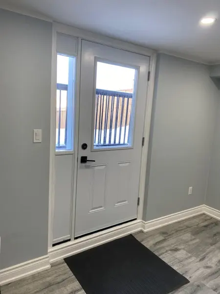 300 Miller Park AVE, Bradford West Gwillimbury, ON L3Z 0A7