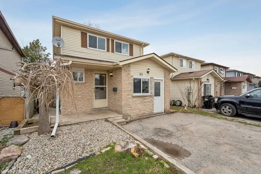 62 Corbett DR, Barrie, ON L4M 5V2