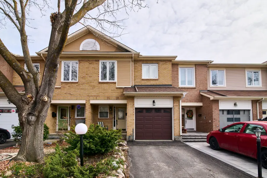12 Willwood CRES, Barrhaven, ON K2J 4B2