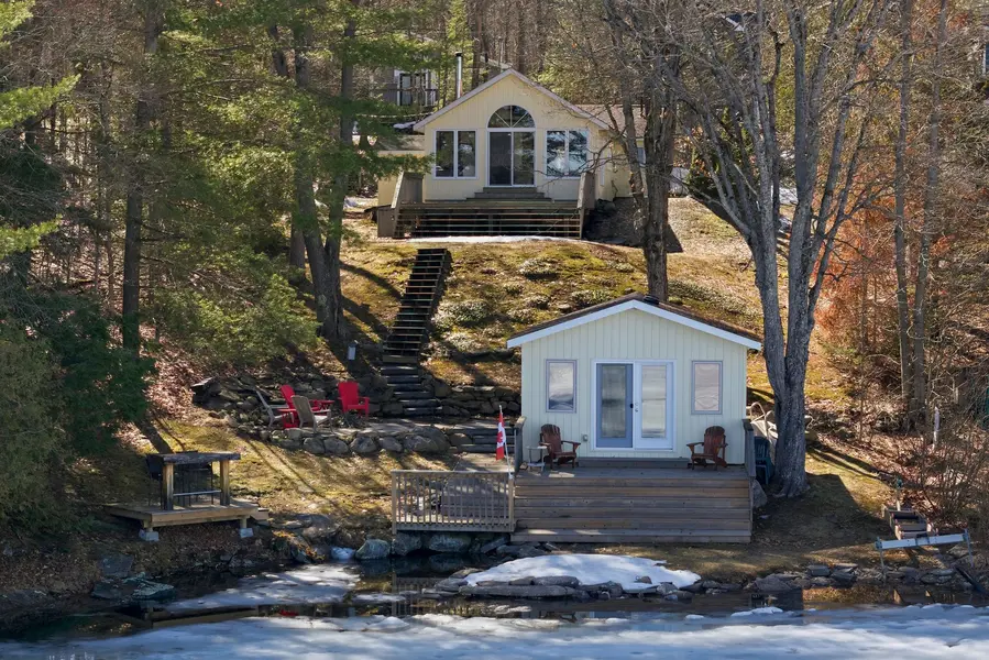 1035 Harvest Moon LN, Algonquin Highlands, ON K0M 1S0