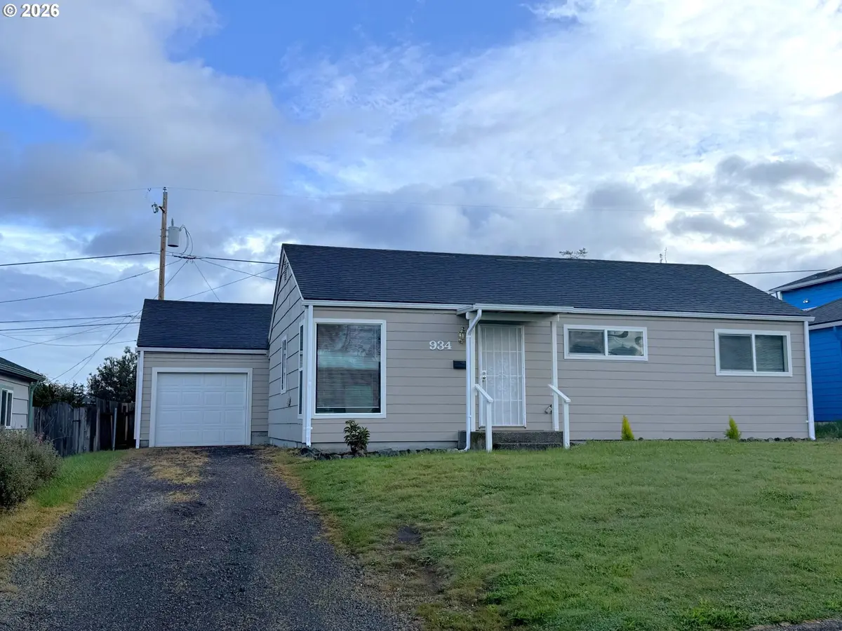 934 PACIFIC AVE, Coos Bay, OR 97420