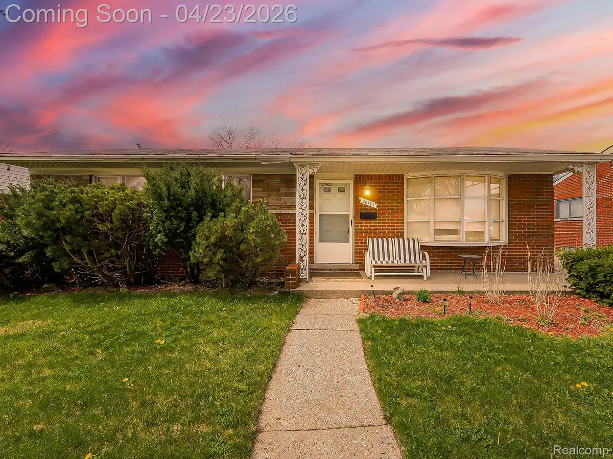 26177 Cunningham DR, Warren, MI 48091
