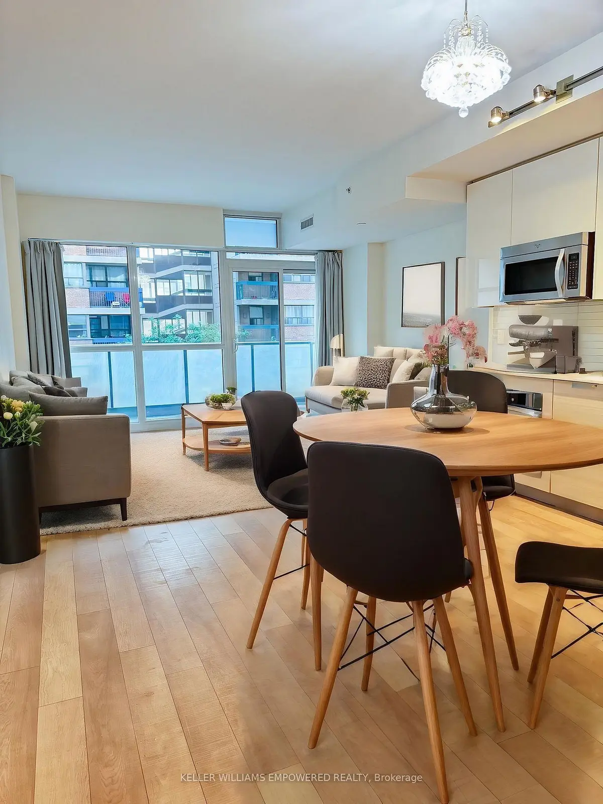 210 Simcoe ST #406, Toronto C01, ON M5T 0A9