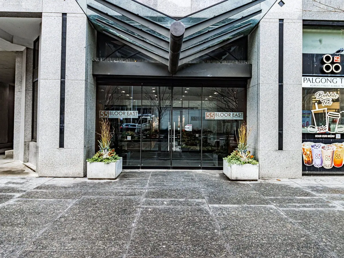 55 Bloor ST E #802, Toronto C08, ON M4W 3W6