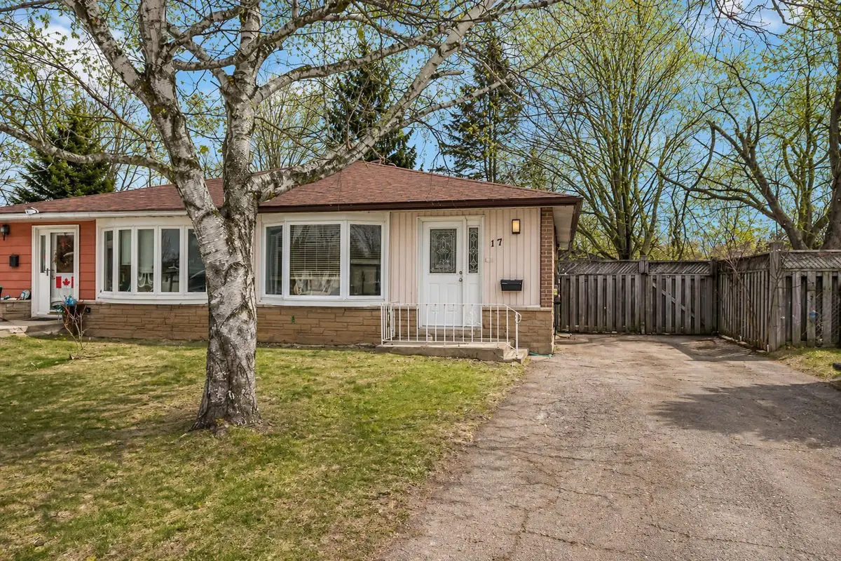 17 Burbank PL, Barrie, ON L4M 2S8