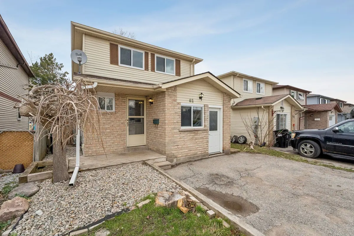 62 Corbett DR, Barrie, ON L4M 5V2