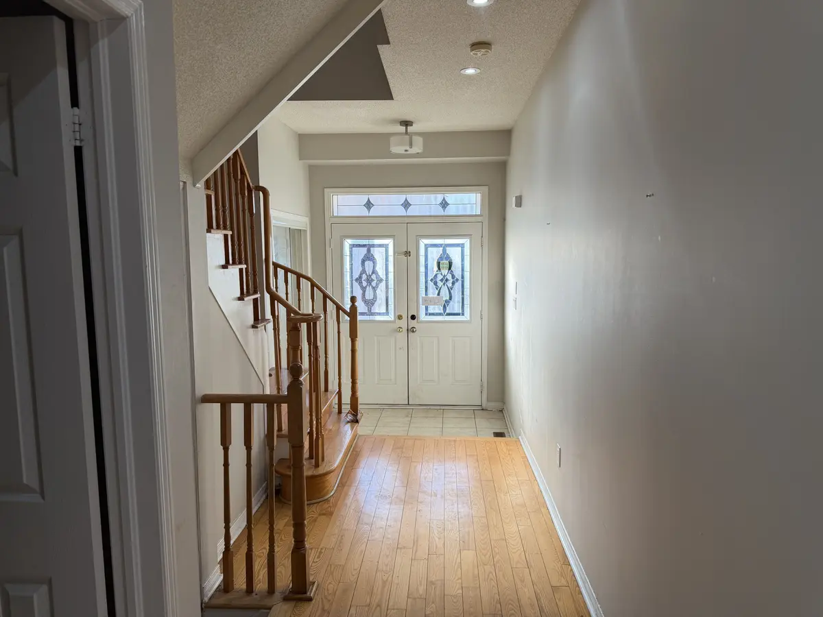 77 Maddybeth CRES, Brampton, ON L6Y 5R6