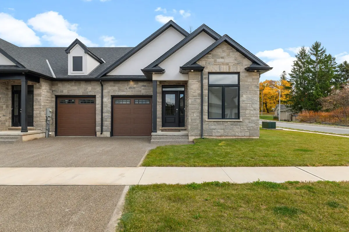 512 Royal Ridge DR, Fort Erie, ON L0S 1N0