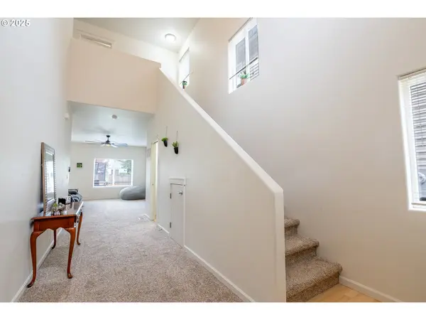 621 Jasmine CIR, Independence, OR 97351