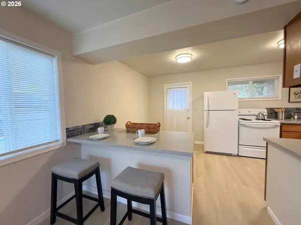 934 PACIFIC AVE, Coos Bay, OR 97420