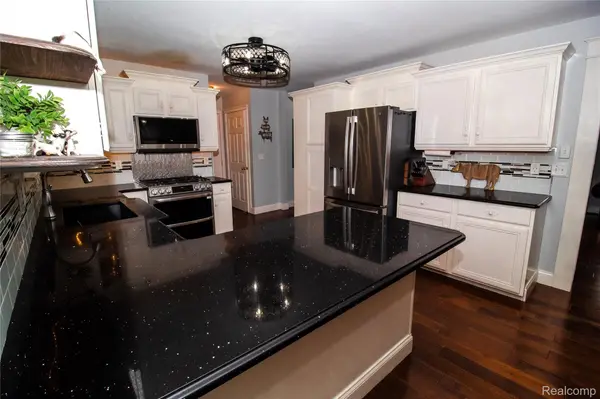 8314 Mill Pointe CT, Goodrich Village, MI 48438