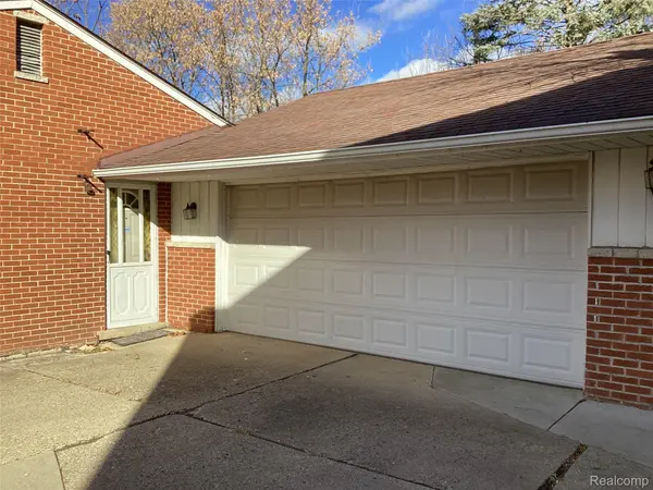 23460 N Stockton AVE, Farmington Hills, MI 48336