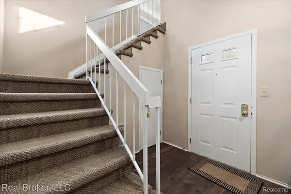 36952 Ridgedale CT, Farmington Hills, MI 48331