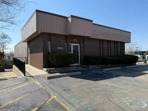 4525 Highland RD, Waterford Charter Township, MI 48328