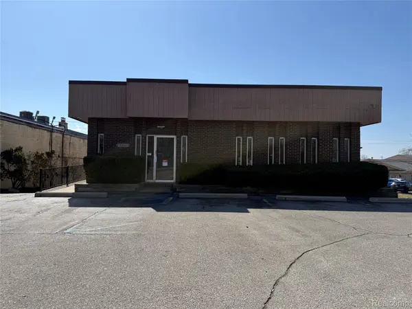 4525 Highland RD, Waterford Charter Township, MI 48328