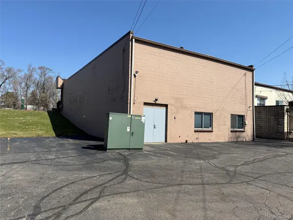 4525 Highland RD, Waterford Charter Township, MI 48328