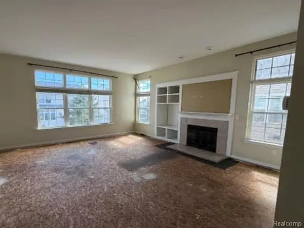 1219 PORTSMOUTH DR, Marion Township, MI 48843