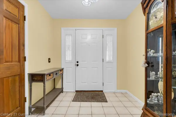 13741 Chestnut ST, Southgate, MI 48195