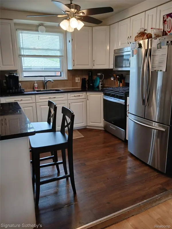 24670 Gardner ST, Oak Park, MI 48237