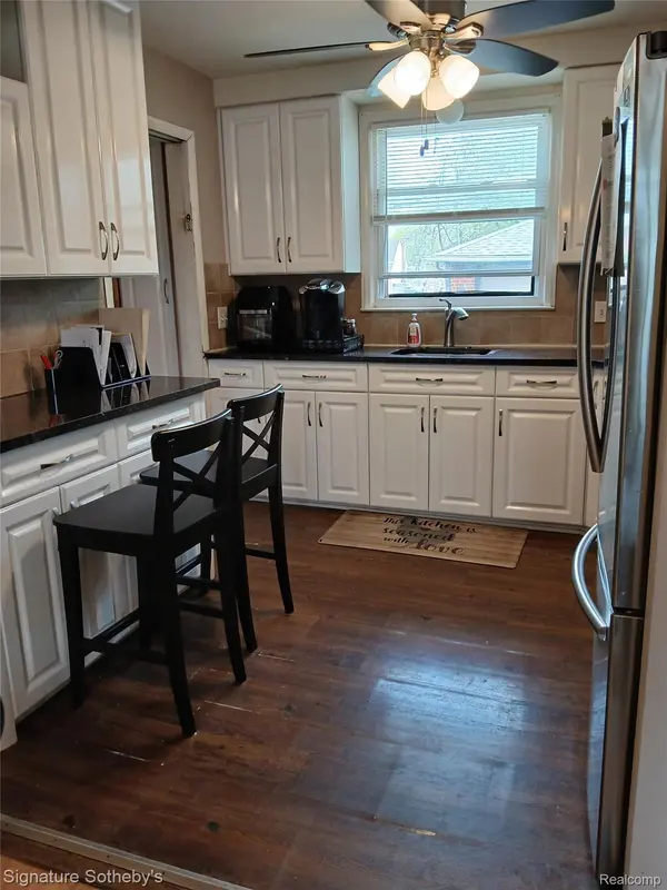 24670 Gardner ST, Oak Park, MI 48237